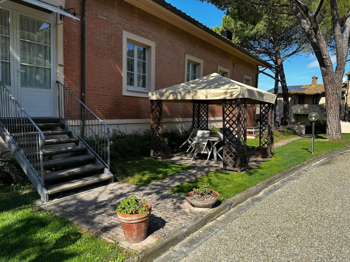 Azienda Agricola E Agriturismo Vallorsi Terricciola Exterior foto